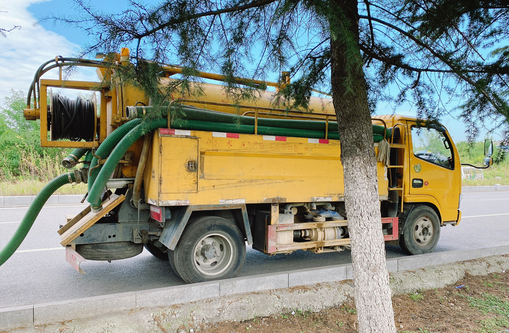 龙蟠里清洗抽粪车